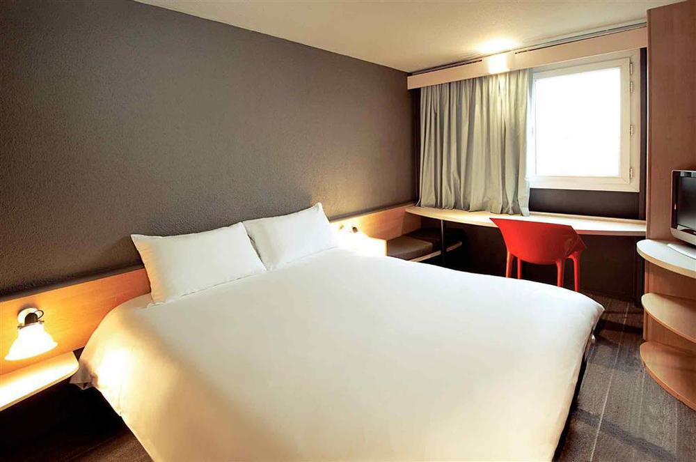 Отель Ibis Maine Montparnasse Париж Номер фото